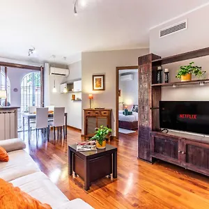 Apartment Prada House - Posto Auto Coperto, Milan
